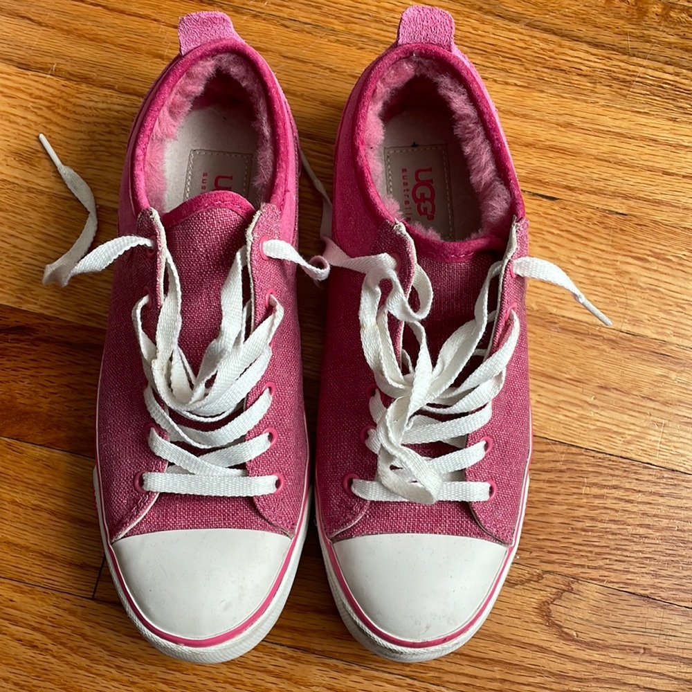 Fur Lined pink UGG shoe